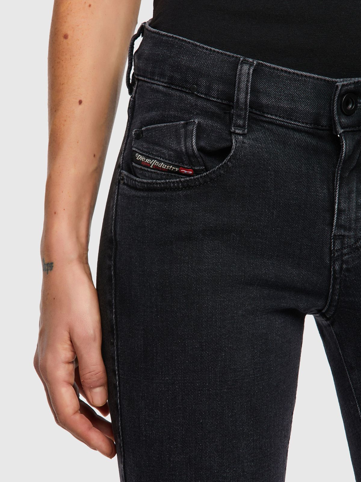 TNT Jeanswear Research