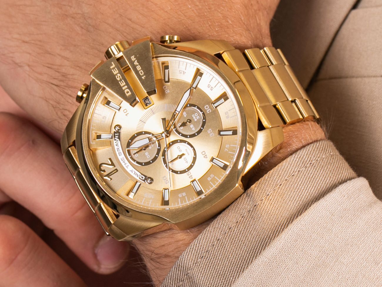 OROLOGI Uomo DIESEL TIME FRAMES DZ4360 MEGA CHIEF TNT Jeanswear Research